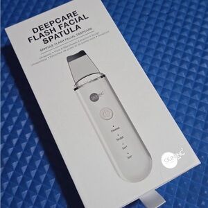 White Deepcare Flash Facial Spatula
